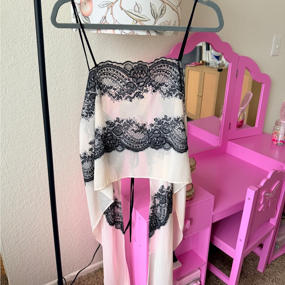 Nasty Gal Black and Cream Lace Top